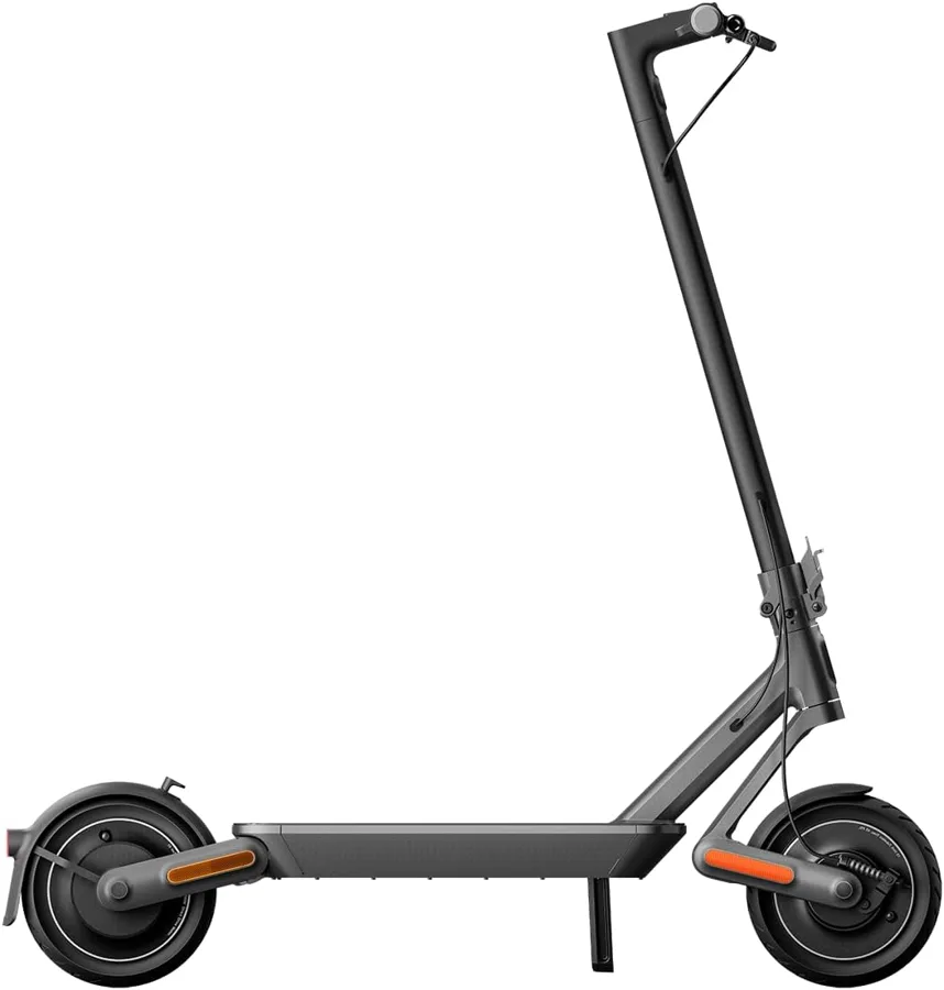 Xiaomi Electric Scooter 4 Ultra di lato